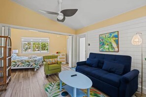 TV, offices - The Palms Cottage Three- A Green Haven on Sanibel's East End (Sanibel)