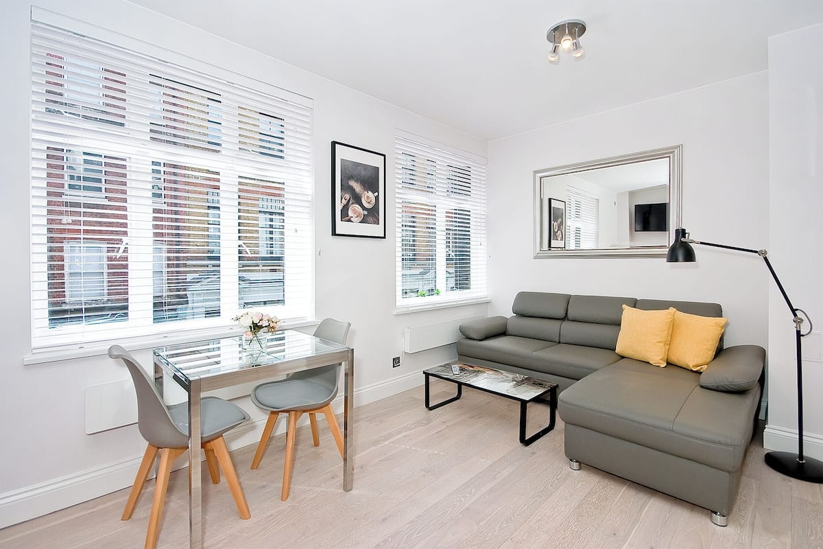 Design-Apartment | 1 Schlafzimmer, hochwertige Bettwaren, individuell dekoriert