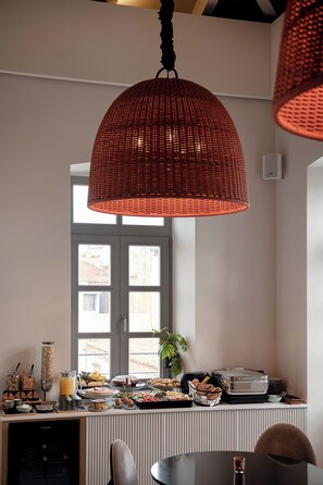 Bao gồm bữa sáng buffet hàng ngày 