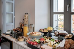 Free daily buffet breakfast - Malmo Historic Hotel (Chania)
