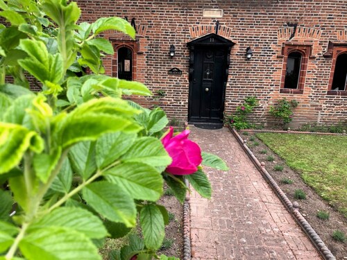 Historical Thatched Cottage - Heart of the Norfolk Broads - Dog Friendly
