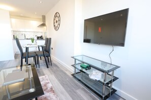 16-inch flat-screen TV with cable channels, TV - Interchange14 - NEC Airport Interchange (Birmingham)