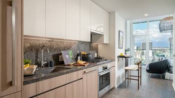 雪櫃、微波爐、焗爐、爐具