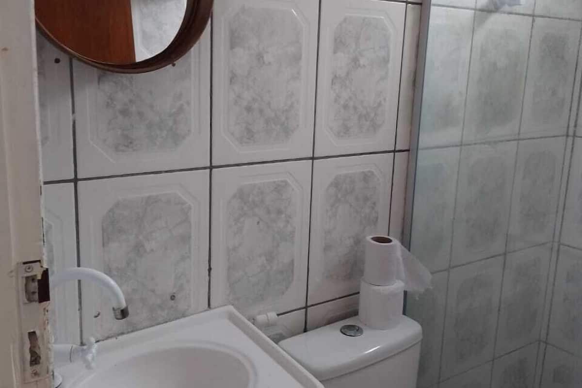 Quarto quádruplo standard | Banheiro