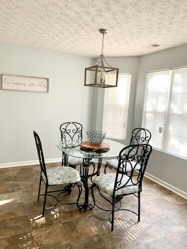 Roomy Lithonia Townhome Near Arabia Mountain Nat’l Heritage Area with Backyard!