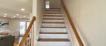 Walk to Town Neck Beach! All linens included & booking for 2025! New amenities!