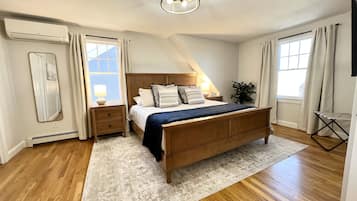 3 sovrum, skrivbord, mörklÀggningsgardiner och strykjÀrn/strykbrÀda