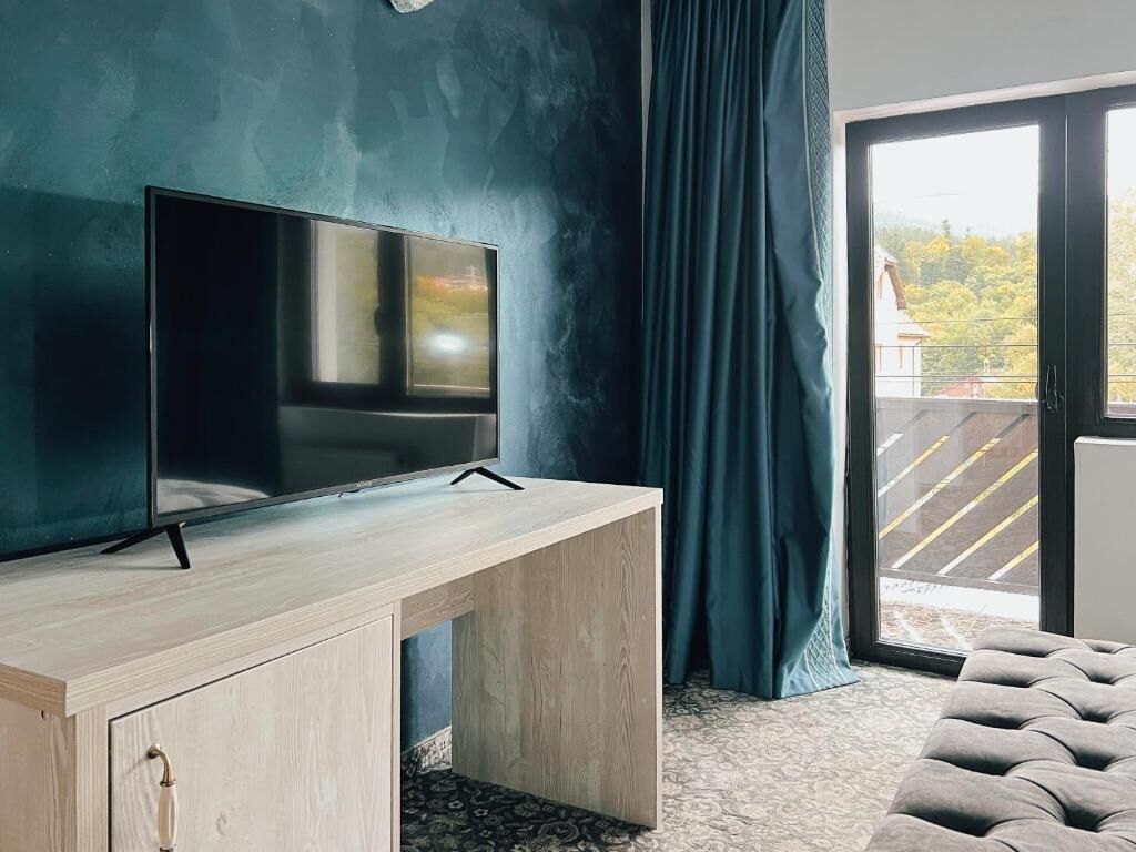 واي فاي مجانًا وملاءات أسرّة