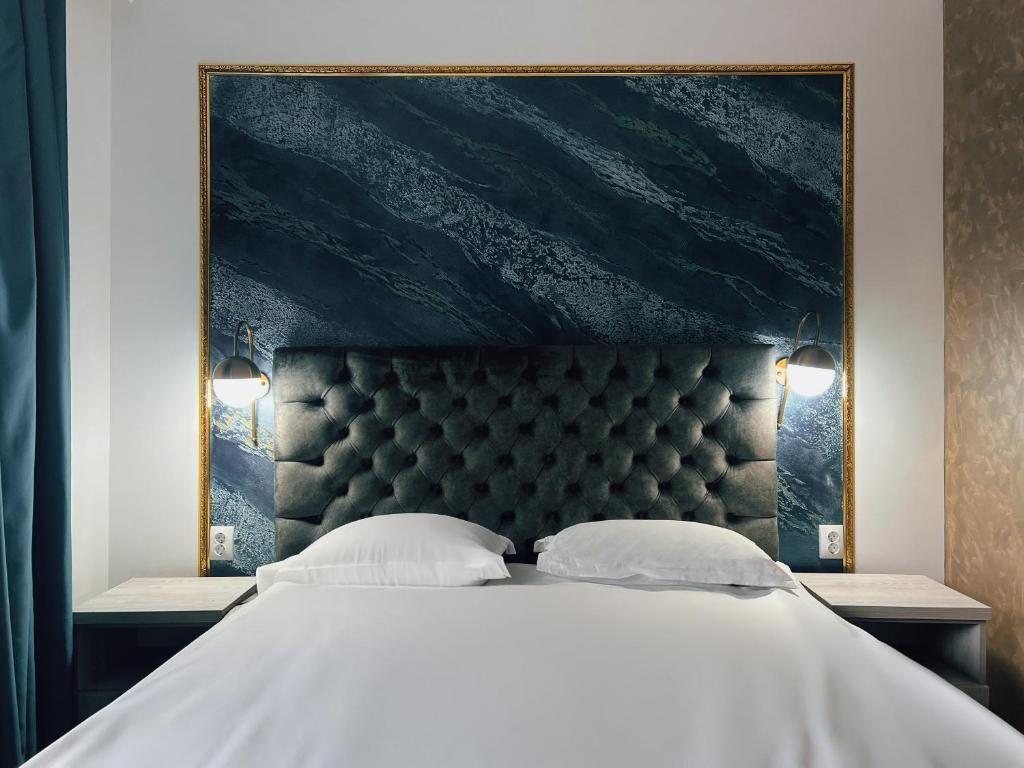 واي فاي مجانًا وملاءات أسرّة