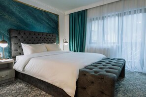 Free WiFi, bed sheets - Suru Hotel & Restaurant (Busteni)