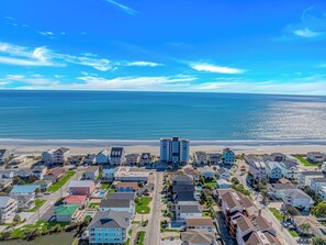 بالقرب من الشاطئ