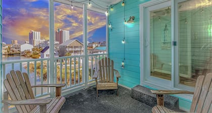 Cozy, family friendly, 2BR/2BA in Cherry Grove steps to the beach.