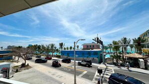Apartment - Ocean Jewel 3- Modern Cozy Loft Close to Beach and Shops (Fort Myers Beach)