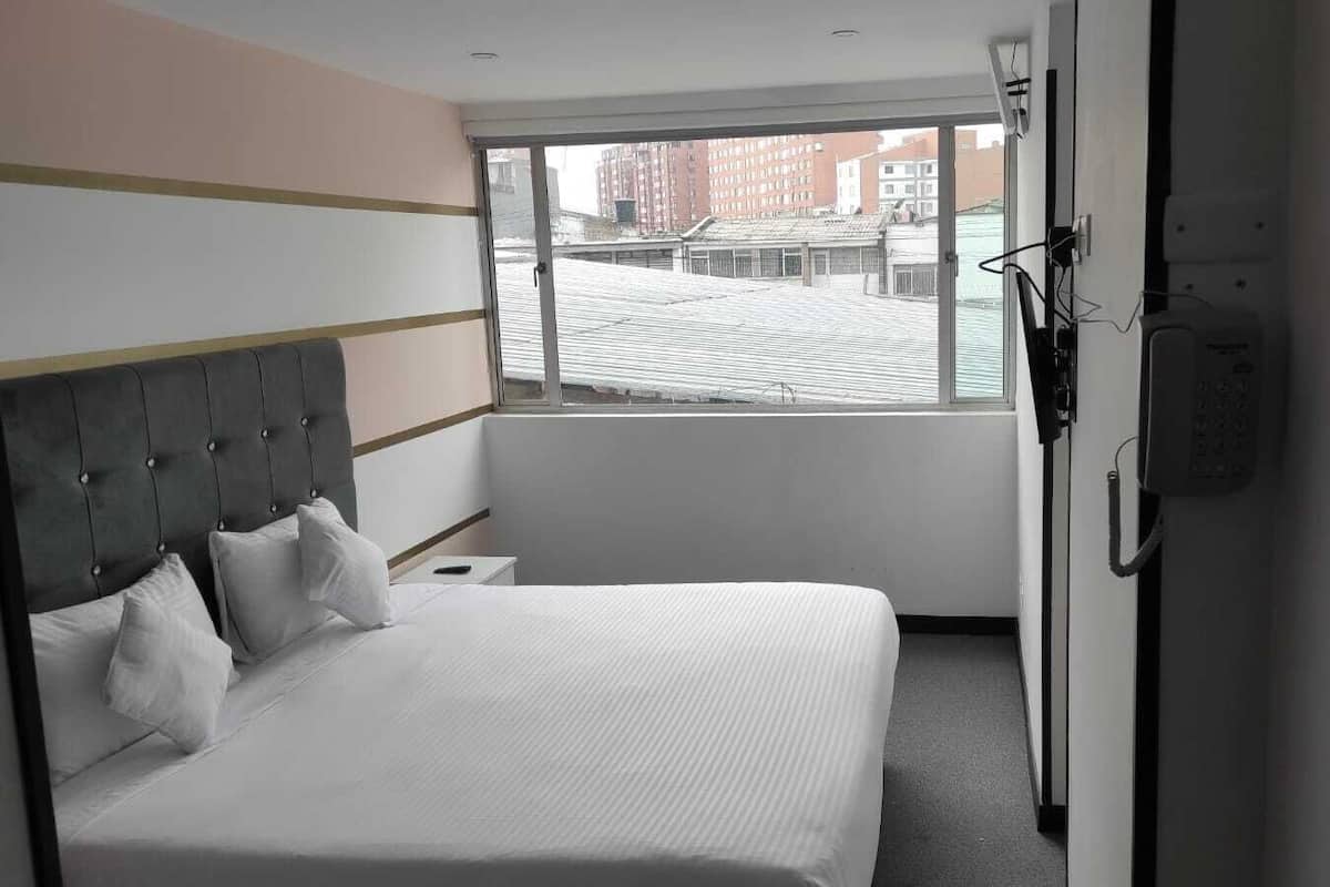 Single Room | Free WiFi, bed sheets