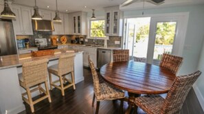 3 bedrooms - Shore to Please- Gorgeous Home With Brand New Pool Area (Fort Myers Beach)