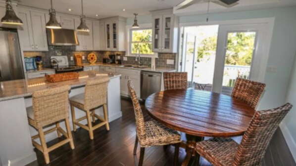 3 bedrooms - Shore to Please- Gorgeous Home With Brand New Pool Area (Fort Myers Beach)