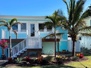 3 bedrooms - Shore to Please- Gorgeous Home With Brand New Pool Area (Fort Myers Beach)