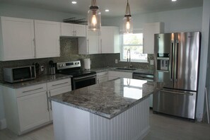 2 bedrooms - Sand Dollar North - Spectacular View From Beachfront 2 Bedroom (Fort Myers Beach)