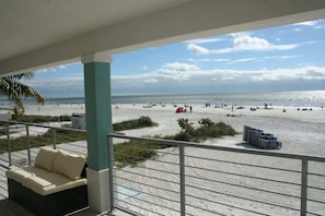 2 bedrooms - Sand Dollar North - Spectacular View From Beachfront 2 Bedroom (Fort Myers Beach)