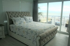 5 bedrooms - Sand Dollar View - Spectacular Beachfront View From This 5 Bedroom (Fort Myers Beach)