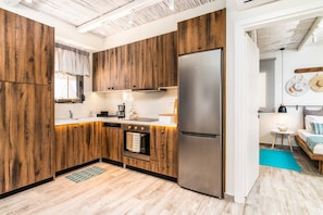 Micro-ondas, fogão, lava-louças