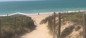 House close to the sea plage des Sables Vignier