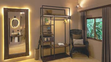 1 bedroom, in-room safe, individually furnished, laptop workspace