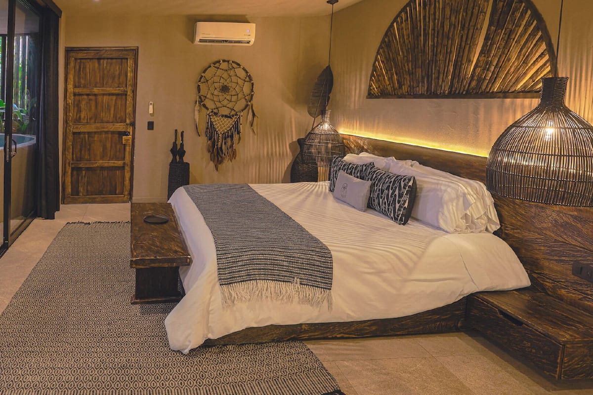 Deluxe Villa | 1 bedroom, in-room safe, individually furnished, laptop workspace