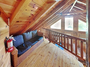 Studio (2 Bedrooms) | Property amenity