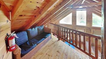 Studio (2 Bedrooms) | Property amenity