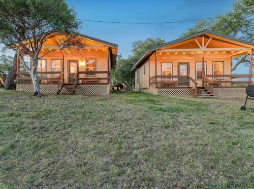 The Lone Star Cabin @ Lightning Bug Springs