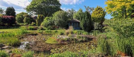 Cottage | Property grounds
