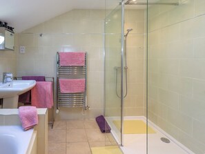 Bathroom - The Garden Suite at Fiddler Hall Barn (Ulverston)