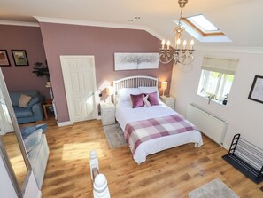 1 bedroom, individually decorated, individually furnished, free WiFi - The Garden Suite at Fiddler Hall Barn (Ulverston)