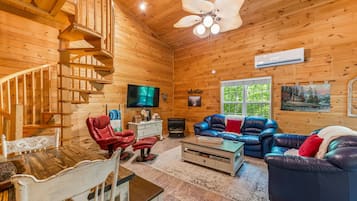 Smart TV, chimenea, Hulu, libros