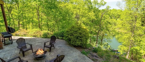 Studio (3 Bedrooms) | Property amenity