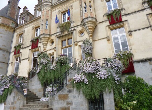 Exterior - Charming and Spacious Traditional Village House (Lonlay-l'Abbaye)