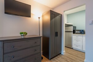 熨斗/熨板、免费 WiFi、床单