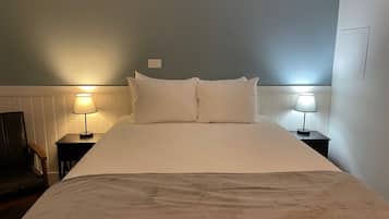 Iron/ironing board, free WiFi, bed sheets