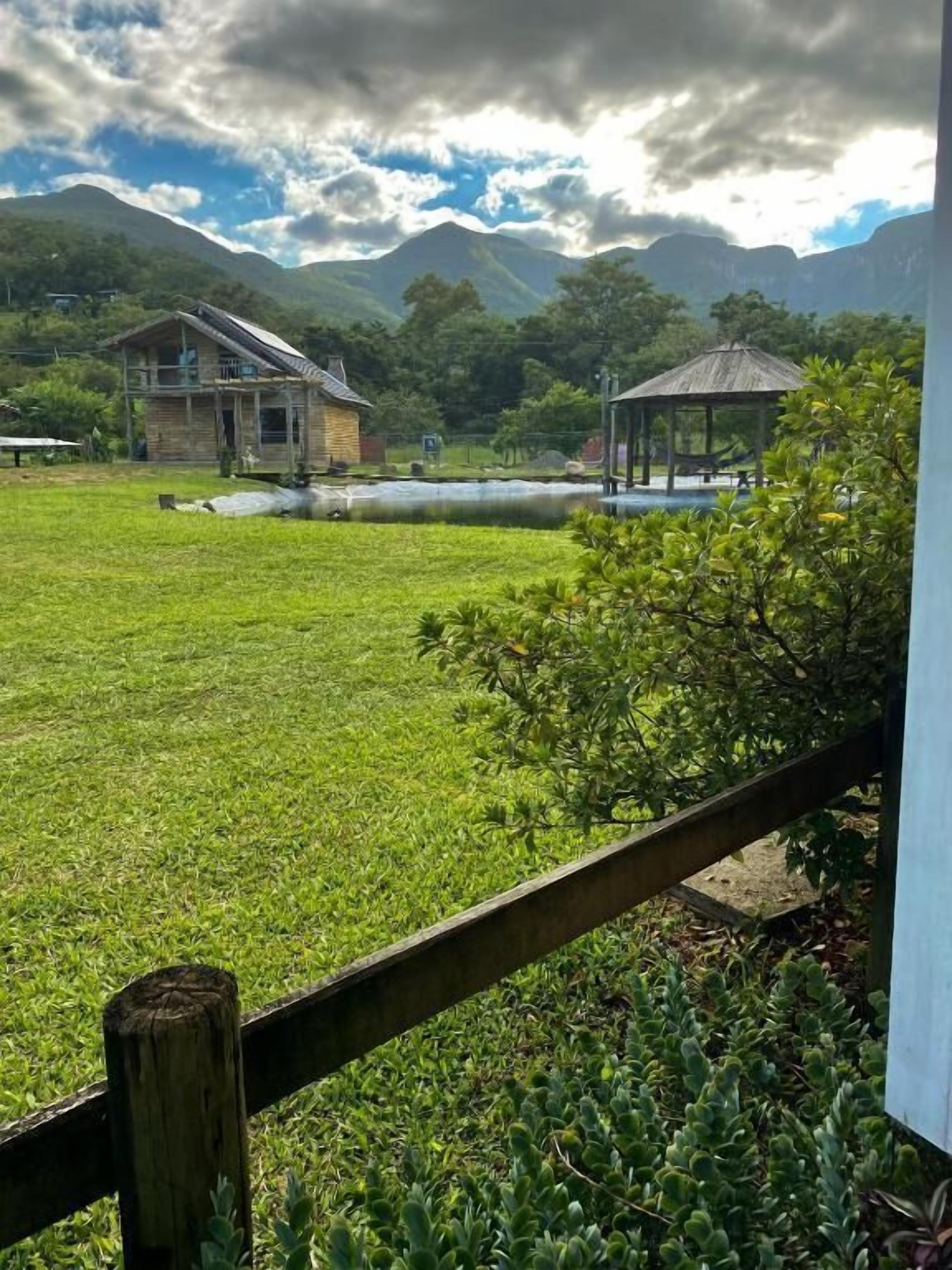 Chalé básico, vista para o pátio | Wi-Fi de cortesia