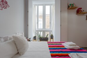 2 slaapkamers, een strijkplank/strijkijzer, gratis wifi, beddengoed