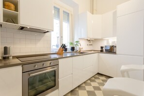 Frigorífic, microones, forn i rentaplats 