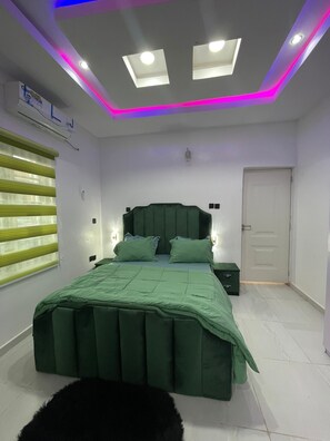 1 bedroom, iron/ironing board, free WiFi - Home Away From Home (Sagamu)