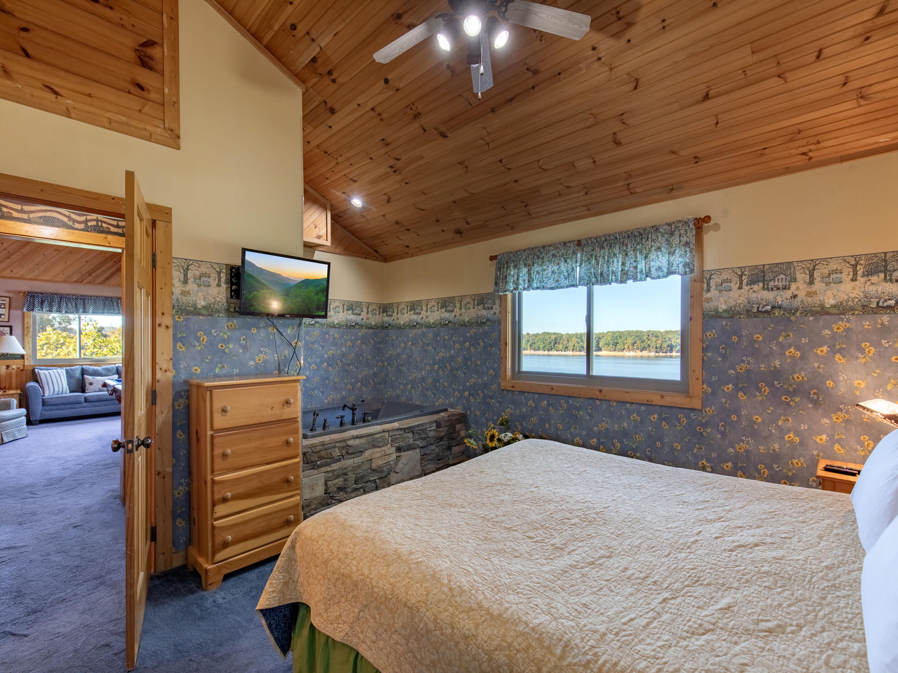 Cabin, Multiple Beds, Patio | 3 bedrooms, individually decorated, individually furnished, free WiFi