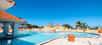 "Unwind at Golden Dreams Studio: Your Vacation Sanctuary!"