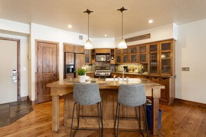 Frigorifero, microonde, forno, lavastoviglie