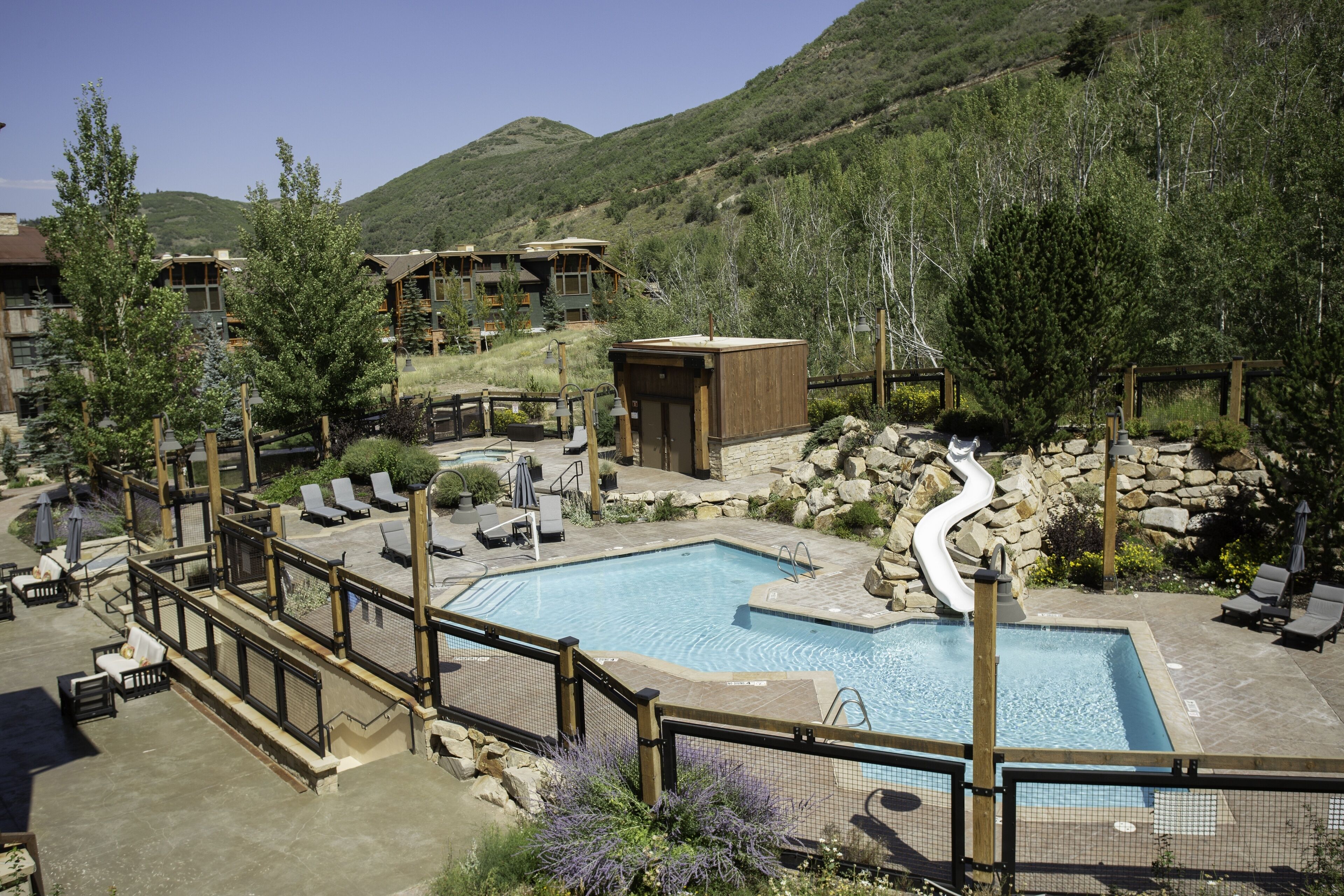 Et oppvarmet basseng