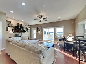 Studio (3 Bedrooms) | Property amenity - 9 to 5 Retreat by Jackson Mountain Rentals (Sevierville)