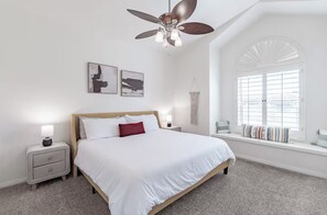 4 bedrooms, in-room safe, desk, iron/ironing board - Stunning 7bed Oasis-Pickleball,Heated Pool, hot tub, waterslide (Scottsdale)