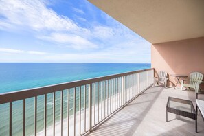 Property grounds - Sunrise Beach, newly updated. Amazing views! Beach chair service included. (Panama City)